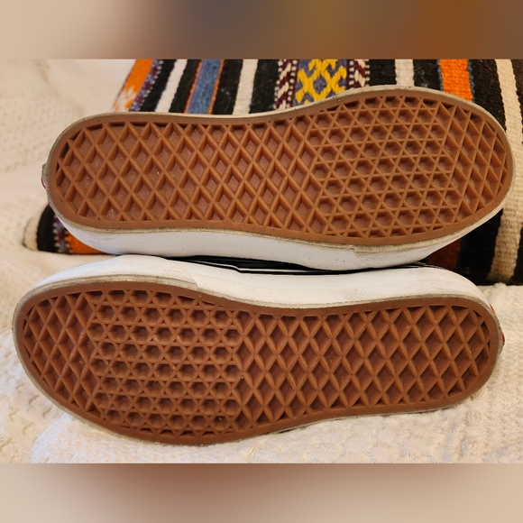 Vans, Old Skool Sk8 Hi, Size 6.5 Women's/ Size 5 Men's - Picture 4 of 8